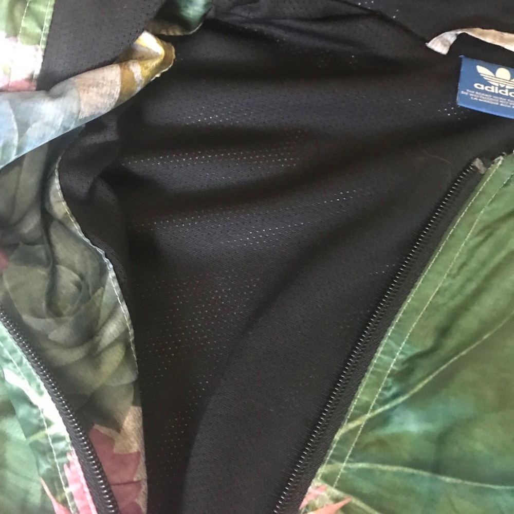 LIMITED EDITION ADIDAS PULLOVER - Picture 5 of 6